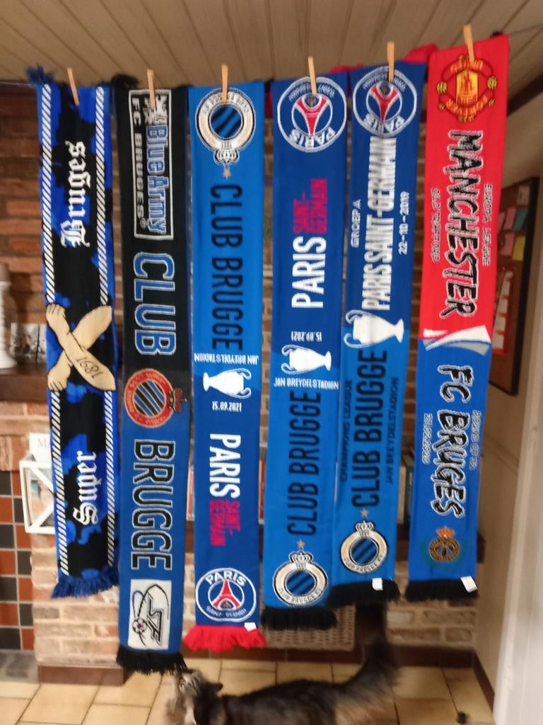 Club brugge sjaals 10 euro stuk, Ophalen