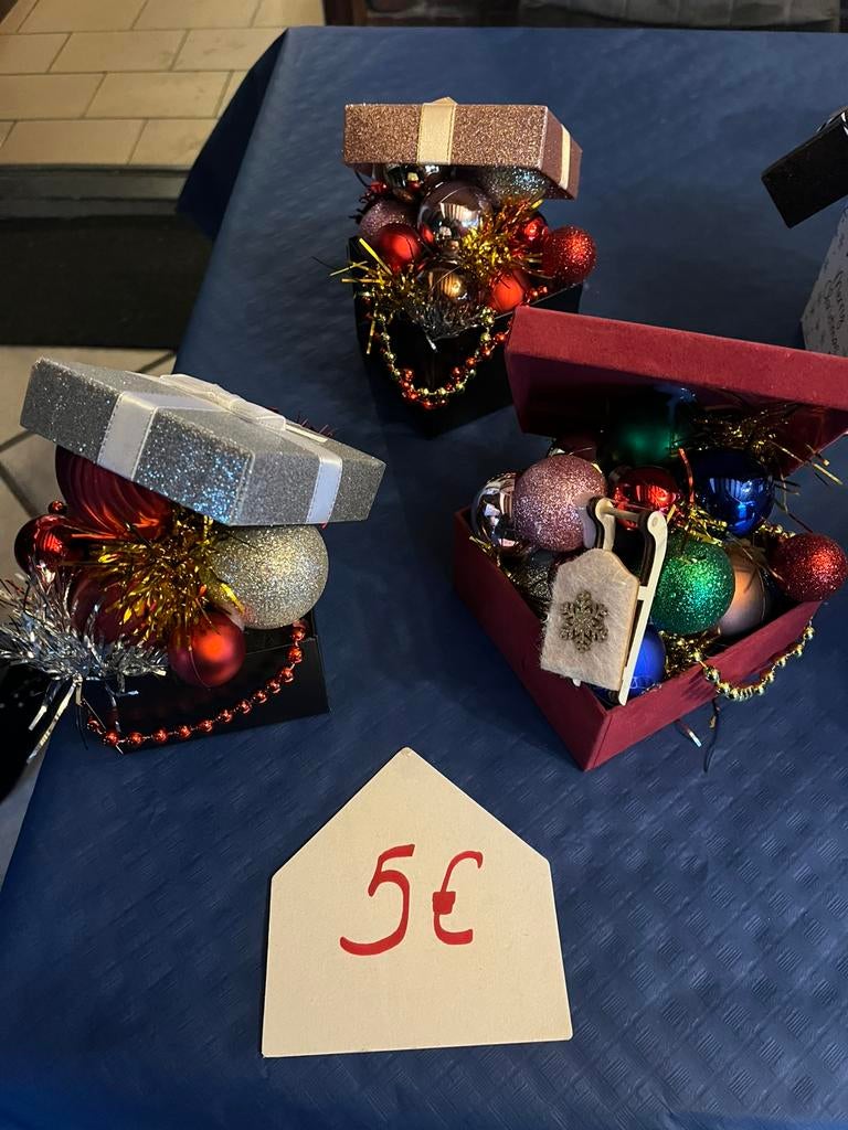Zelfgemaakte kerststukjes, Ophalen, Nieuw