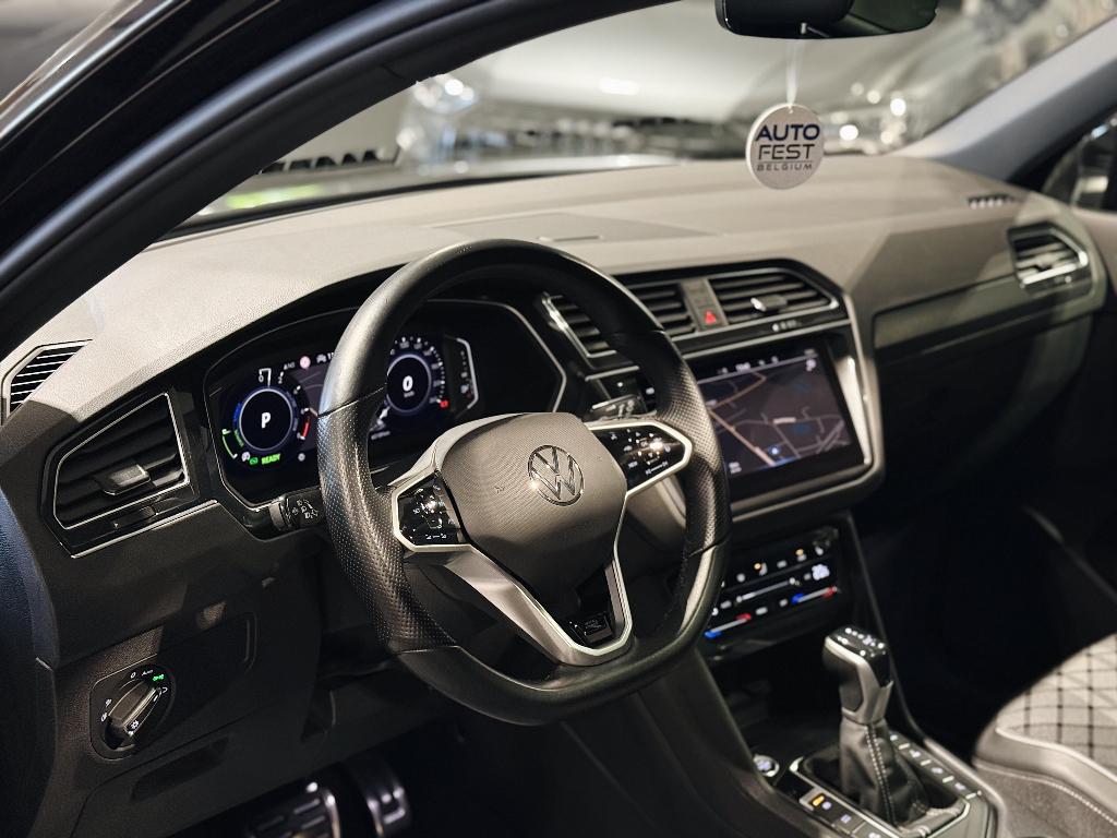Volkswagen Tiguan E-Hybrid R-Line noir - Garantie, Autos, Volkswagen, 1395 cm³, Cuir et Alcantara, Achat, 42 g/km