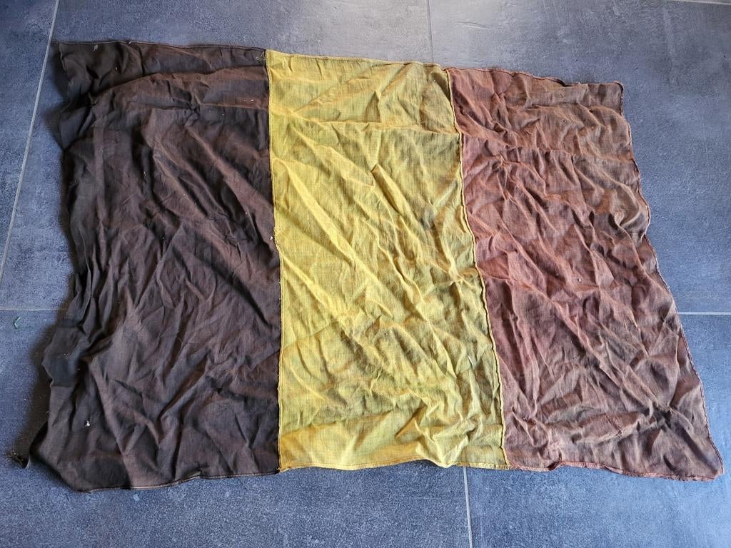 drapeau belge, entre 2 guerres, Collections, Enlèvement ou Envoi