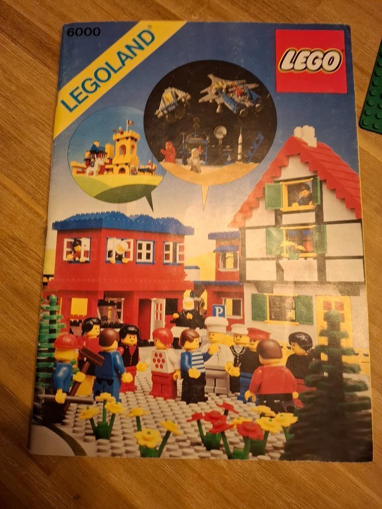 LEGO LEGOLAND IDEE BOEK 6000 + HUISJE + GARAGE + WAGEN, Kinderen en Baby's, Speelgoed | Duplo en Lego, Ophalen of Verzenden, Gebruikt