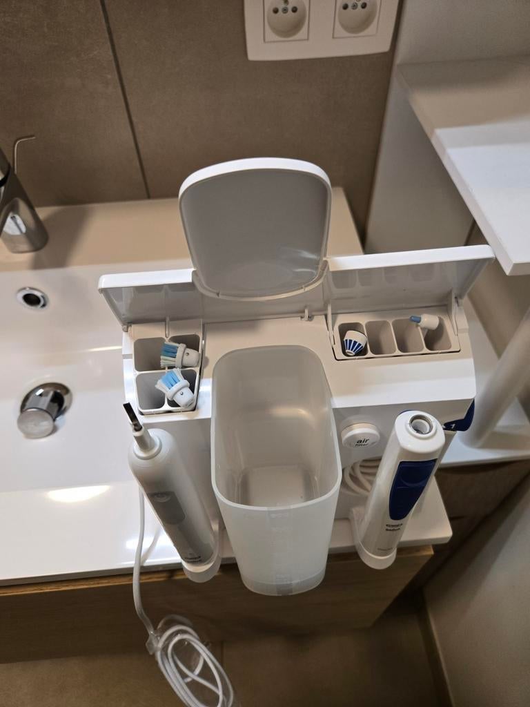 Set hygiène dentaire (brosse + jet d’eau) – propre, Electroménager, Enlèvement, Hygiène bucco-dentaire