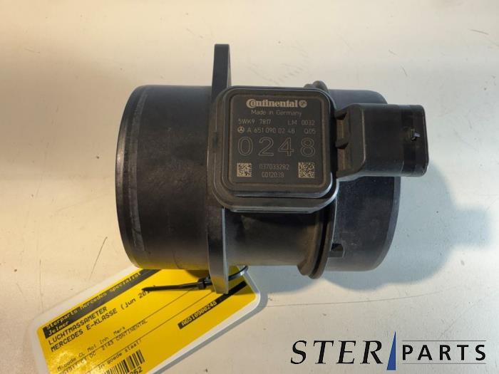 Compteur de masse d'air d'un Mercedes E-Klasse, 3 mois de garantie, Utilisé, -, -
