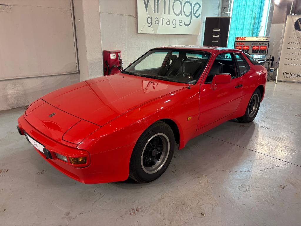 Porsche 944 targa - 1984 - 49939 km, 2500 cc, 4 zetels, Achterwielaandrijving, Zwart