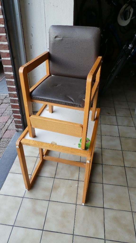 tafeltje met kinderstoel, Ophalen, Gebruikt