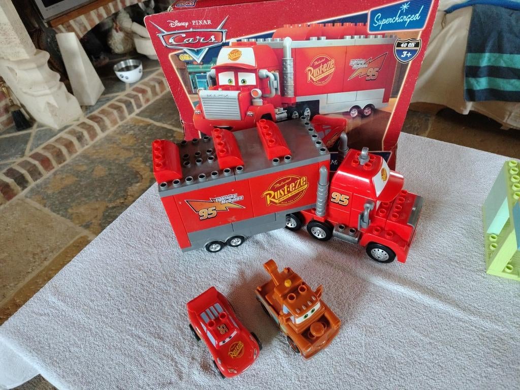 Complete doos van CARS , met 2 extra auto's., Enlèvement ou Envoi, Comme neuf