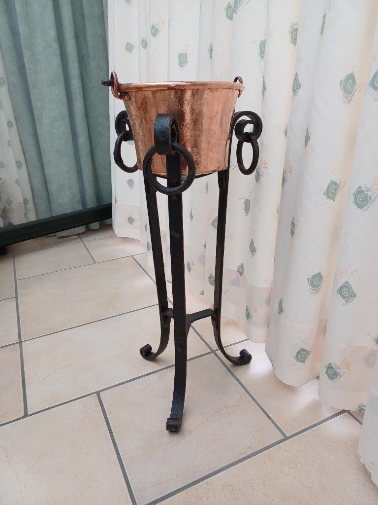 Cache pot Cuivre sur fer forge, Antiquités & Art, Enlèvement ou Envoi, Cuivre