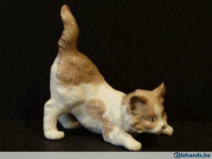 LLADRO "scare-dy cat"