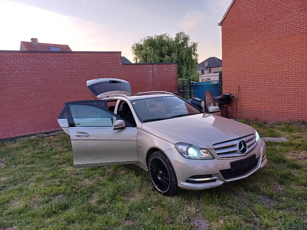 C 220 CDI (BlueEFFICIENCY) 7G-TRONIC Avantgarde, Autos, Euro 5, Achat, Carnet d'entretien, 5 portes
