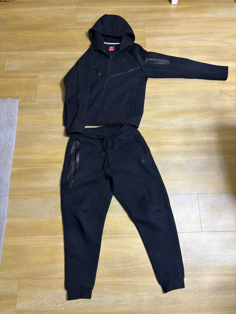 Esemble nike tech noir, Ophalen of Verzenden, Zo goed als nieuw, Maat 52/54 (L)