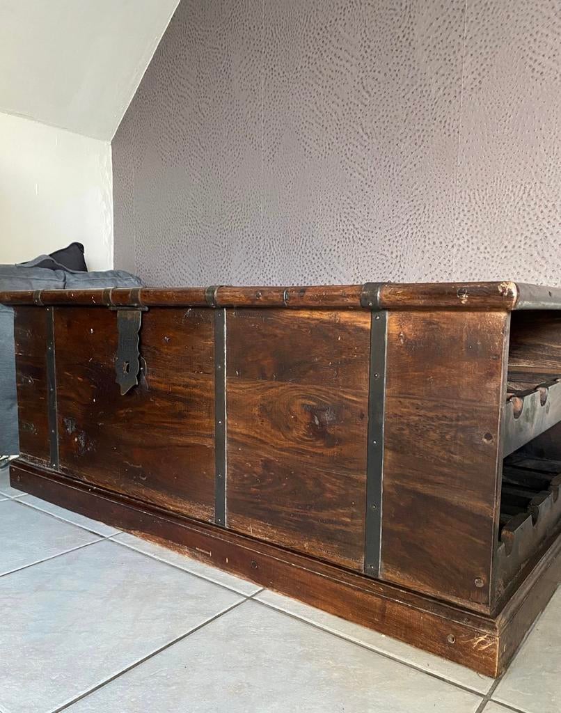 Antiek opbergkist met wijnrek koloniale stijl, massief hout, Huis en Inrichting, Ophalen, Zo goed als nieuw