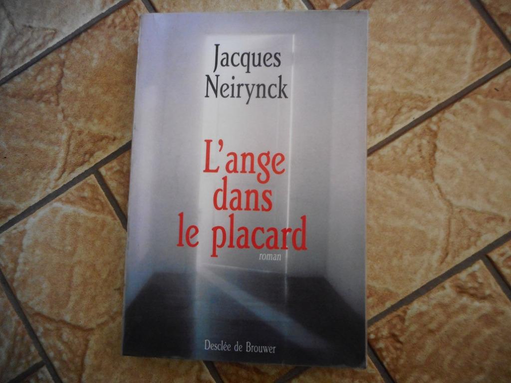Jacques Neirynck – L'ange dans le placard, Boeken, Detectives, Gelezen, Ophalen of Verzenden