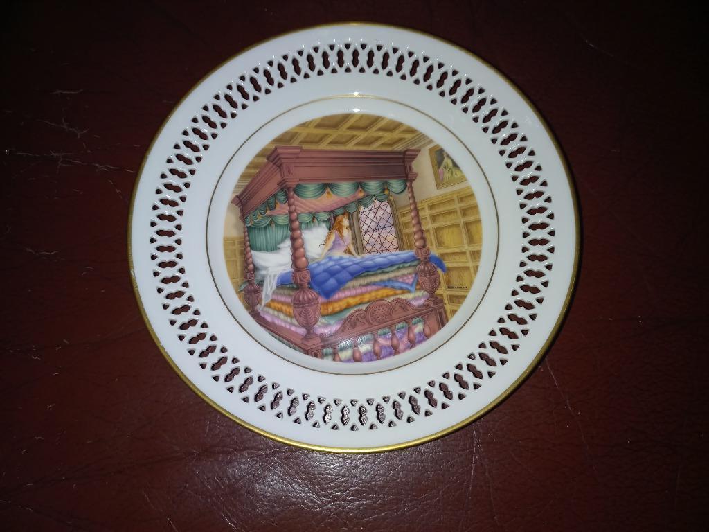 2 assiettes en porcelaine danoise L'appartement Hans Christi, Enlèvement ou Envoi, Comme neuf