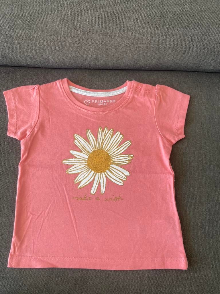 Nouveau t-shirt Primark taille 74, Neuf, Enlèvement ou Envoi, Primark, Chemisette ou Manches longues