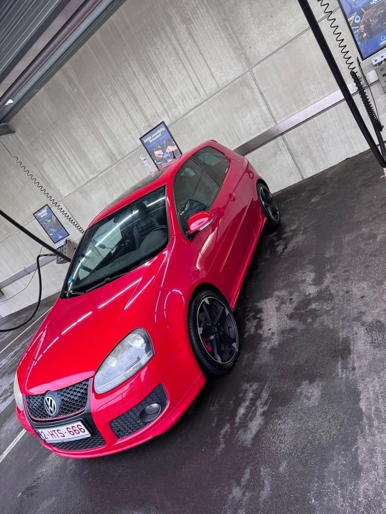 Volkswagen Golf 5 GTI Edition 30, Autos, Rouge, Achat, 169 kW, Electronic Stability Program (ESP)