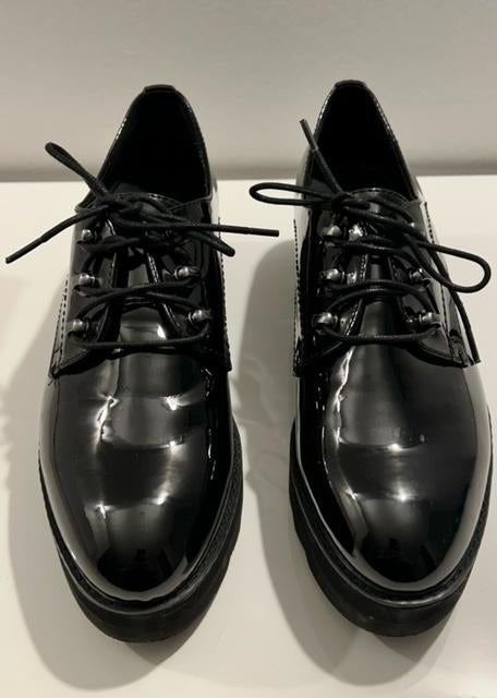 Youh! Zwarte veterschoen (maat 40), Kleding | Dames, Ophalen of Verzenden, Zo goed als nieuw, Youh, Instappers