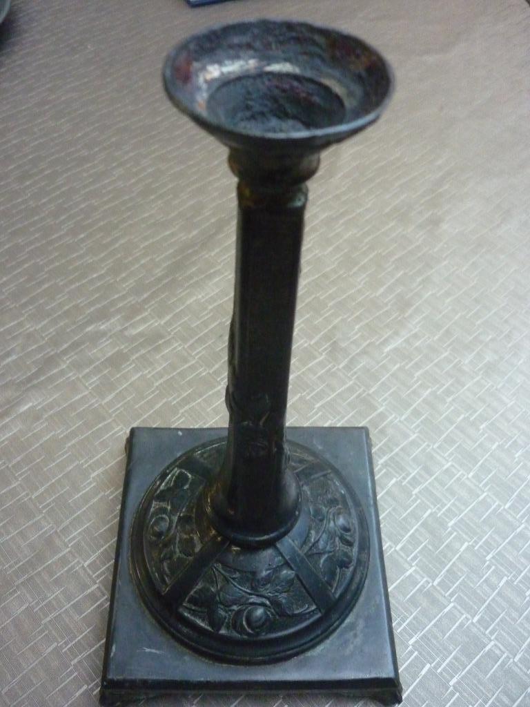 Antieke kandelaar met bloemenornamenten, Ophalen of Verzenden, Koper of Brons