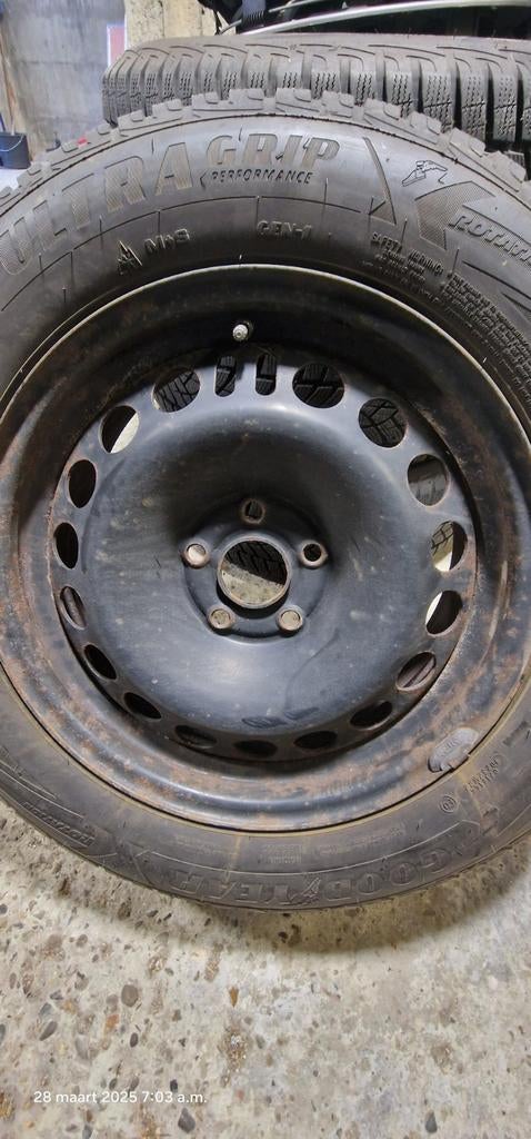 Winterbanden  opel 215/60R/16 99H goede  stat +TPMS 5x105, Auto-onderdelen, Ophalen, Winterbanden