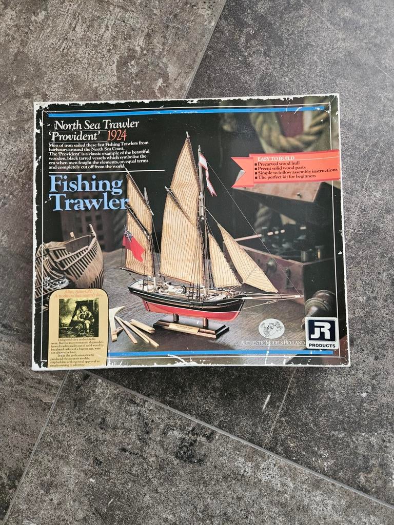 Construction de maquettes de bateaux, Enlèvement