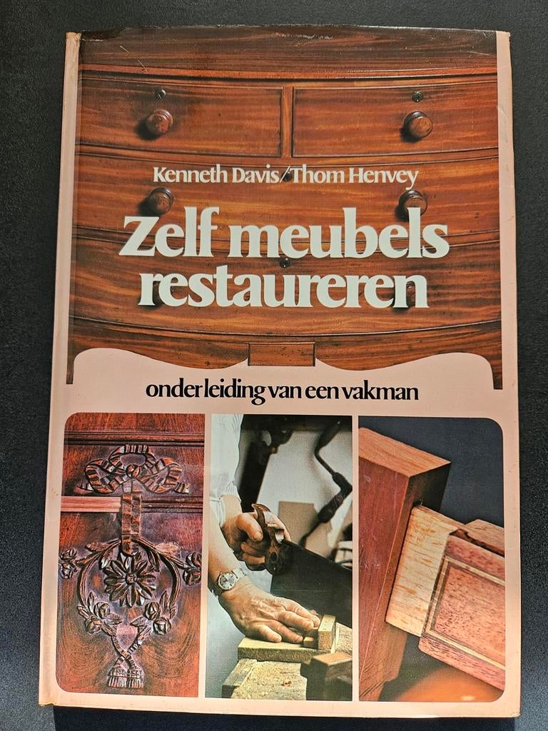 Zelf meubels restaureren, Boeken, Ophalen, Zo goed als nieuw