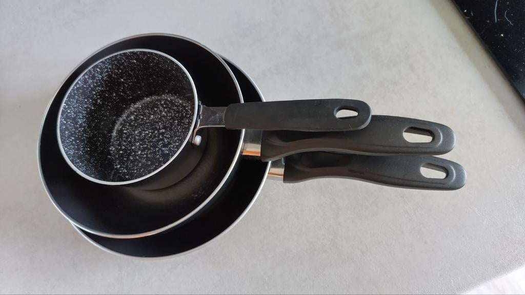 Trois petites casseroles, Enlèvement ou Envoi, Comme neuf