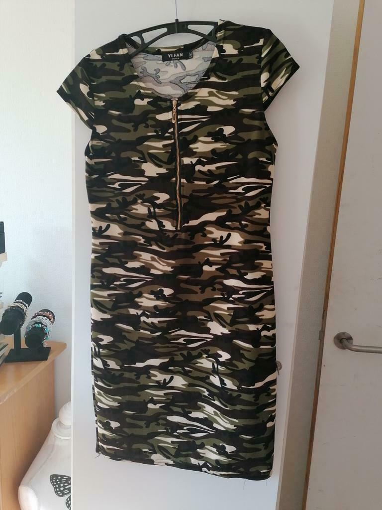 Kleedje in camouflage print, Ophalen of Verzenden, Gedragen, Maat 38/40 (M), Knielengte