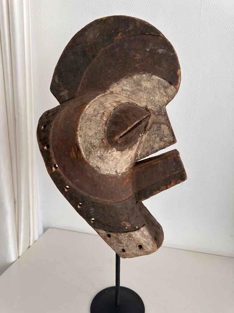 Masque Songye Luna Kifwebe, collection privée. Matadi, Envoi