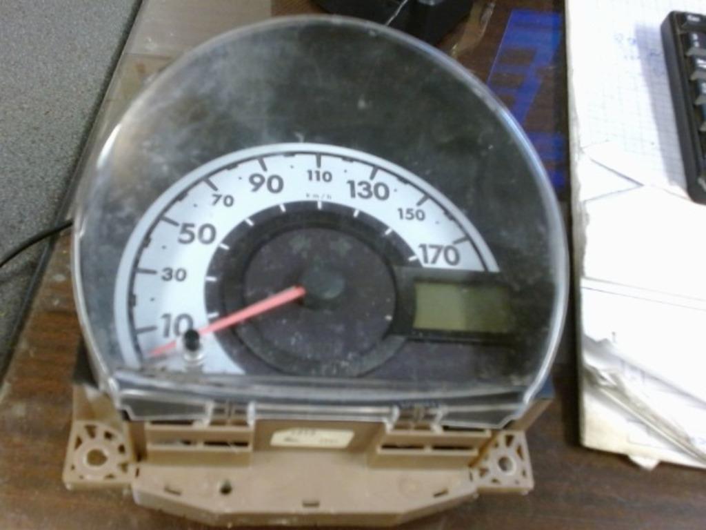Compteur Peugeot 107 1.0i 50kw 838000H011A (403), Autos : Pièces & Accessoires, Autres pièces automobiles, Enlèvement, Utilisé