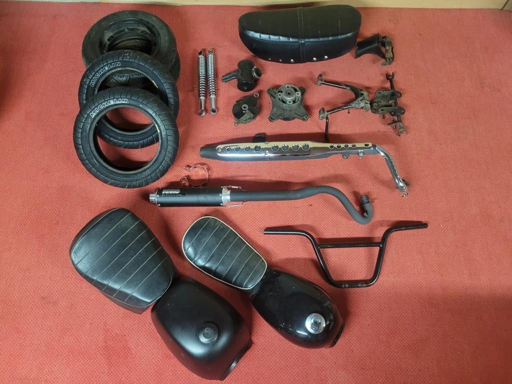 Dax/ Monkey / Singa / Gorilla parts + uitlaten DX injectie, Fietsen en Brommers, Ophalen of Verzenden, Zo goed als nieuw, Tank