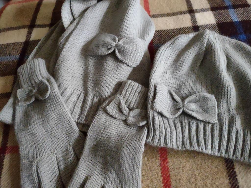 x Nieuwe grijze sjaal met muts en handschoenen (kinderen), Ophalen of Verzenden, Nieuw, Jongen of Meisje, Handschoenen
