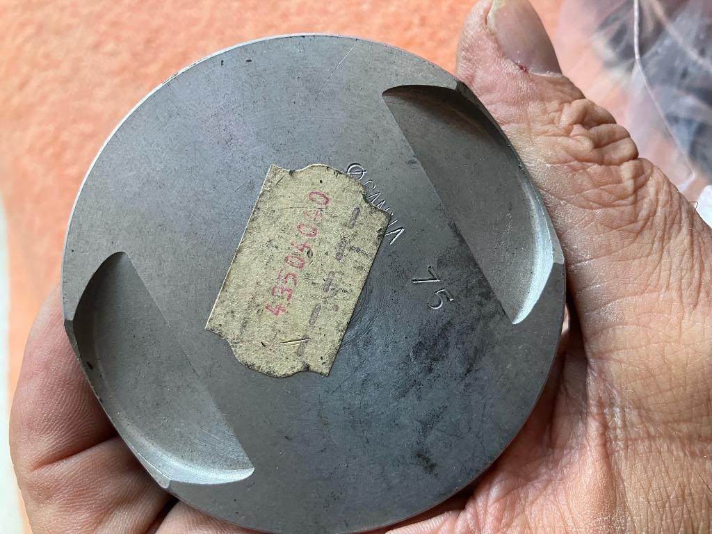 3 nos nieuwe standaard maat Mondial zuigers Laverda 10003C, Ophalen of Verzenden, Nieuw