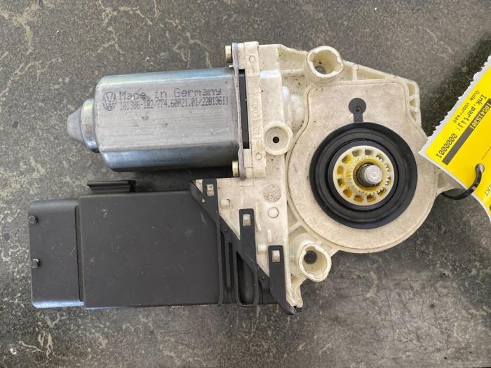 Moteur de vitre portière d'un Volkswagen Golf, Enlèvement ou Envoi, 3 mois de garantie, Utilisé, Volkswagen