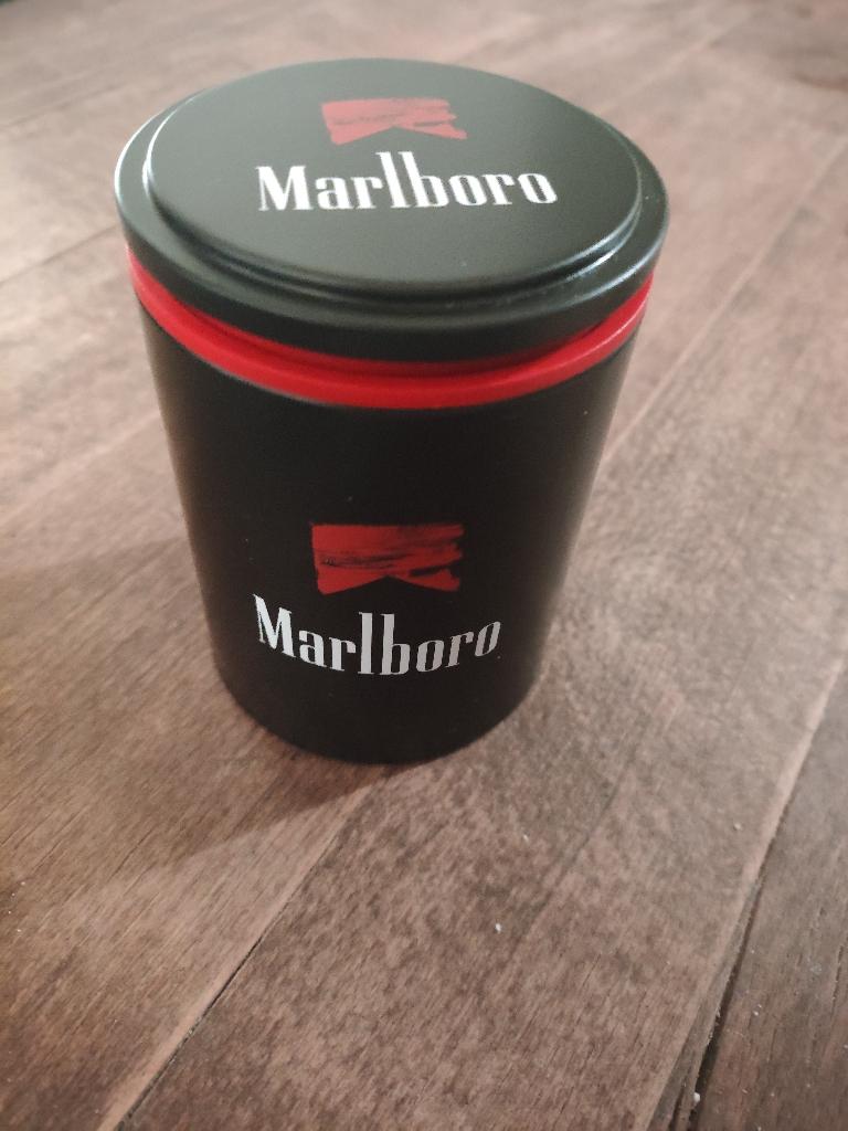 marlboro auto asbak bekerhouder ledlicht, Verzamelen, Ophalen of Verzenden, Nieuw