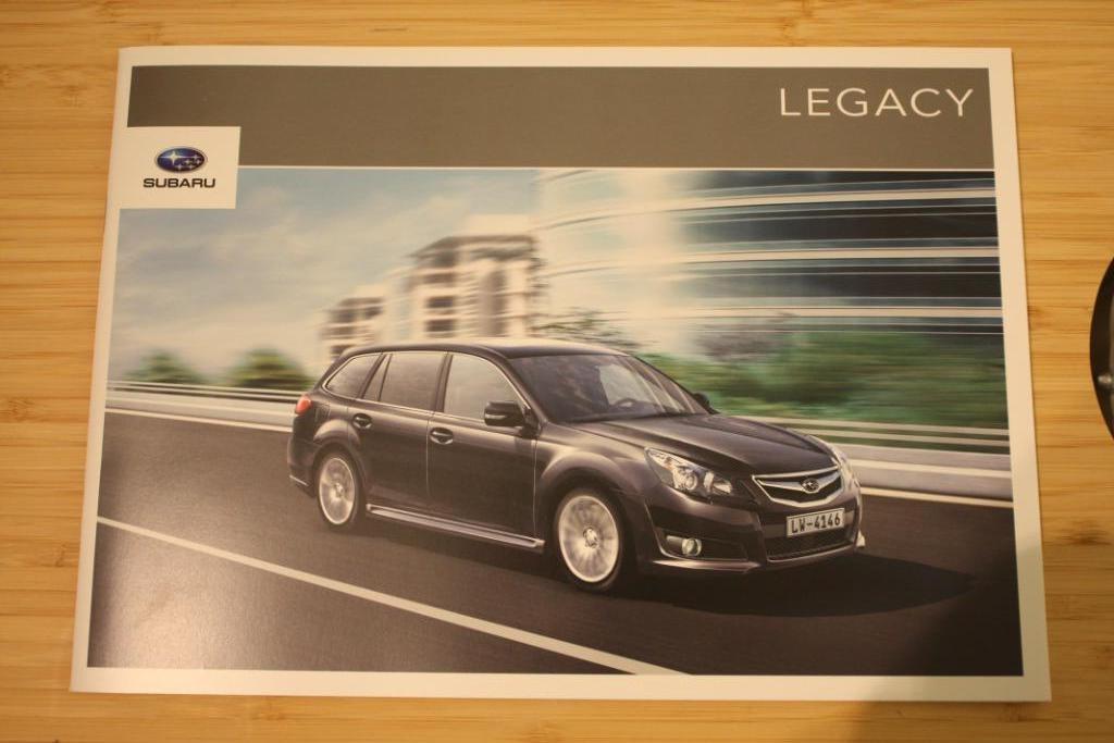 Subaru Legacy brochure 2001, Boeken, Catalogussen en Folders, Ophalen of Verzenden, Nieuw, Folder