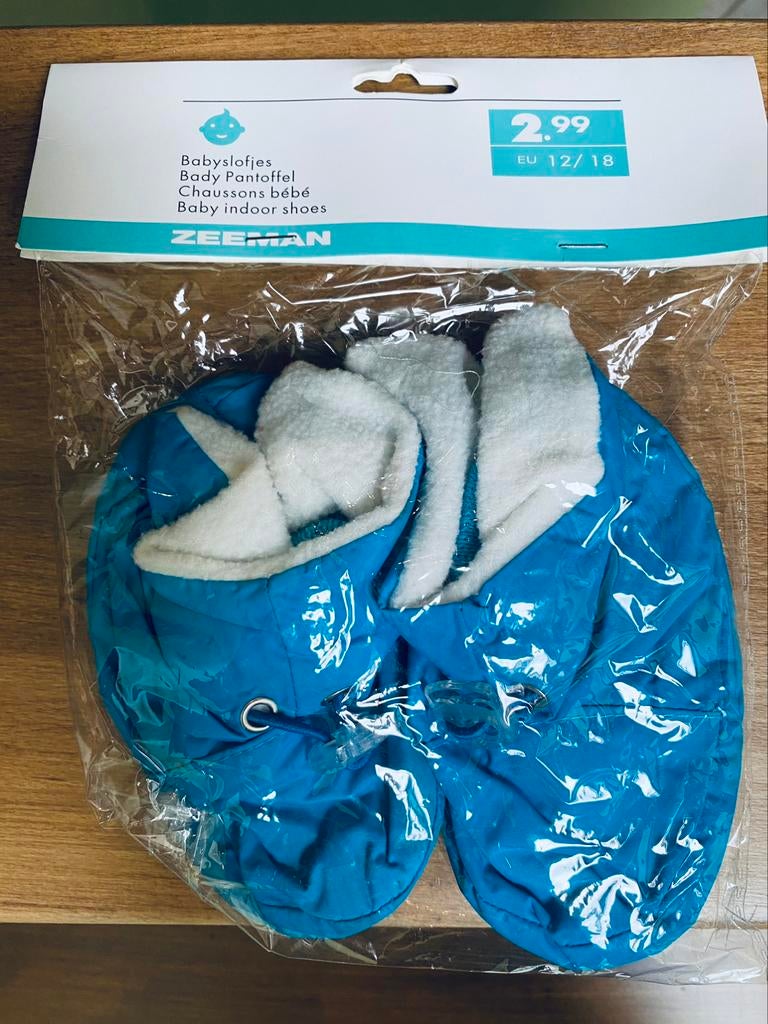 NIEUWE !!! Warme Babyslofjes / pantoffels  🍄, Ophalen of Verzenden, Nieuw, Jongetje of Meisje, Slofjes
