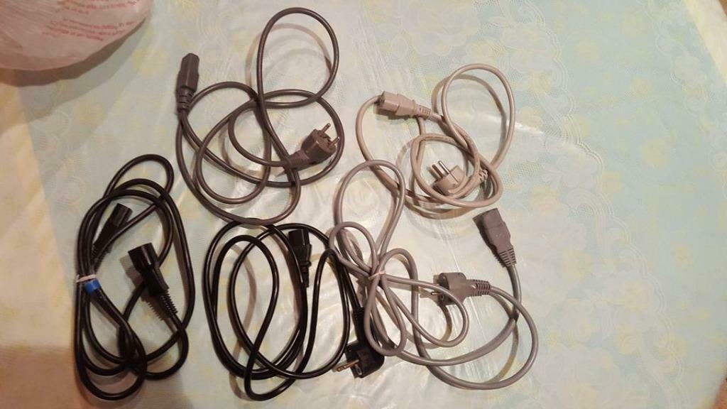 Câble d'Alimentation Euro-220V 2 pôles + terre, Ophalen, Zo goed als nieuw, Minder dan 2 meter, Tv-kabel