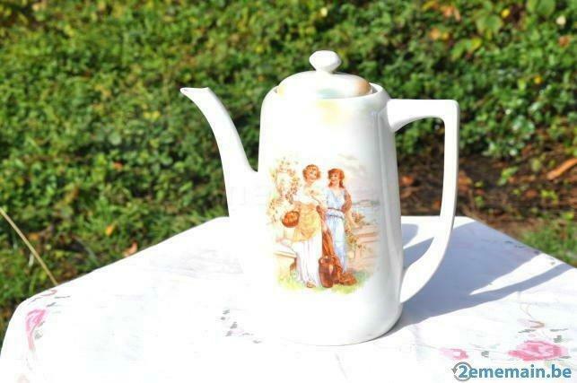 cafetiere en porcelaine victoria decor jeune fille au fruit, Antiquités & Art, Antiquités | Céramique & Poterie