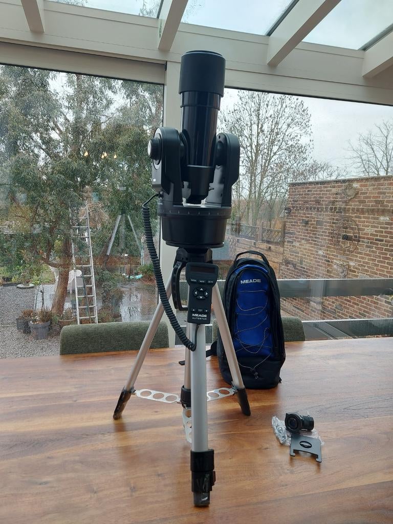 Télescope Meade , Mons