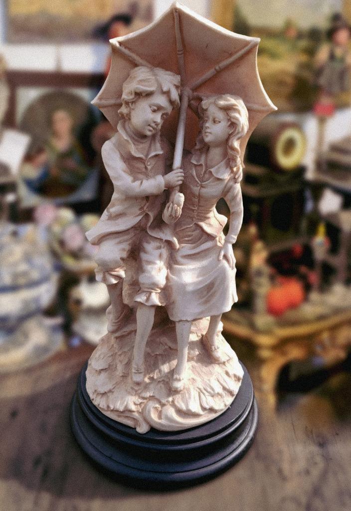 Statuette, Enlèvement ou Envoi