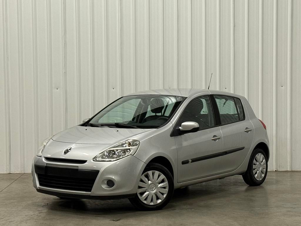 - Renault Clio - 1.2 Benzine - 85.000km - Airco - BJ 2010, Voorwielaandrijving, Stof, Zwart, 4 cilinders