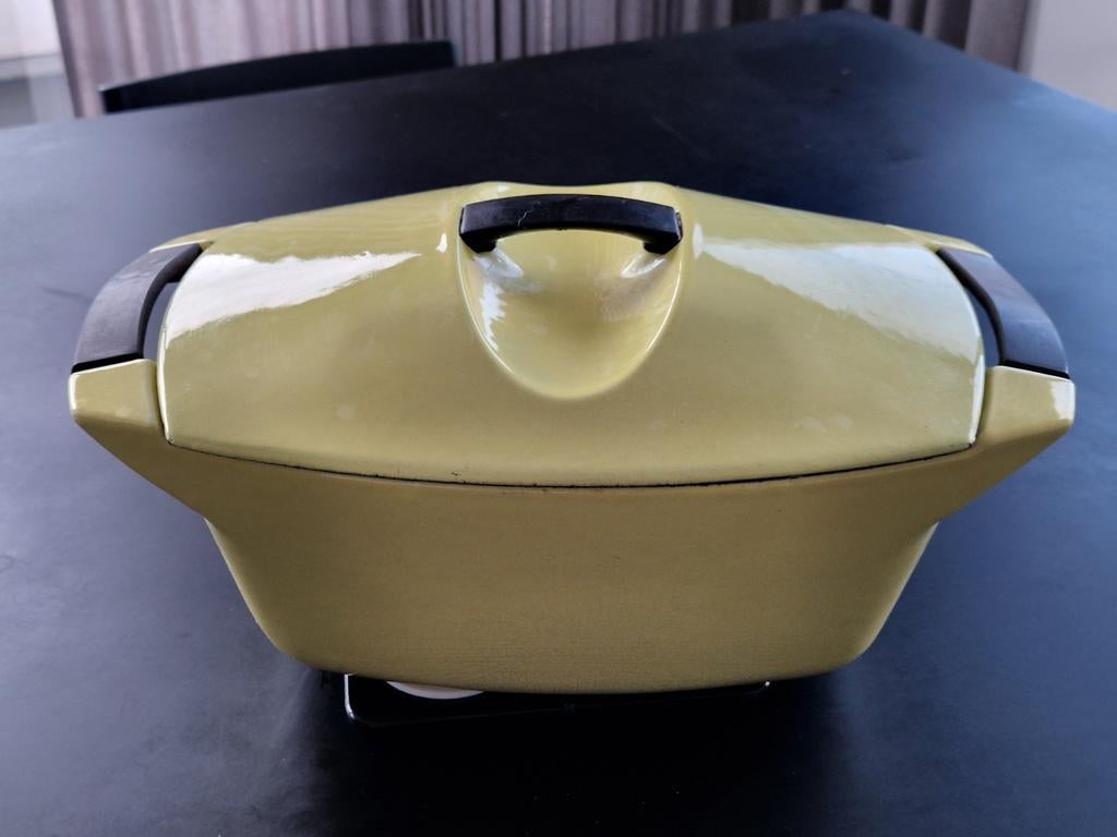 Le creuset raymond loewy 45, Huis en Inrichting, Keuken | Potten en Pannen, Gebruikt, Gietijzer, Inductieplaat, Keramische plaat
