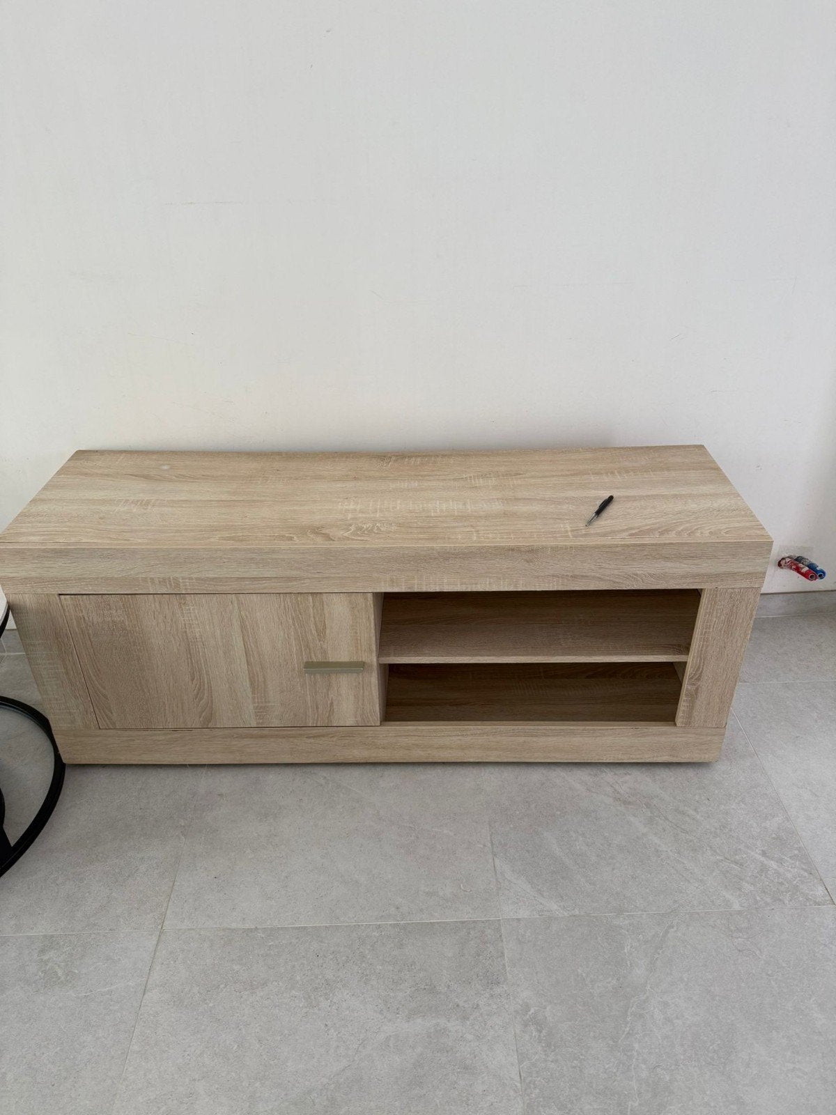 TV / eettafel / 3 eetkamerstoelen., Enlèvement
