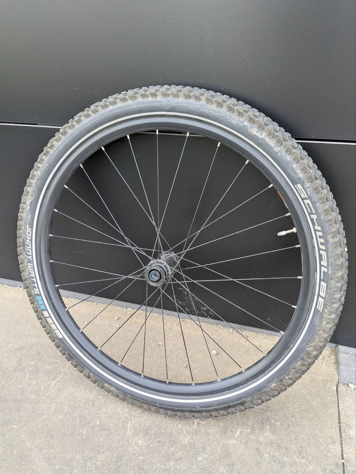 Bontrager 27,5" boost voorwiel met band, Fietsen en Brommers, Ophalen, Band
