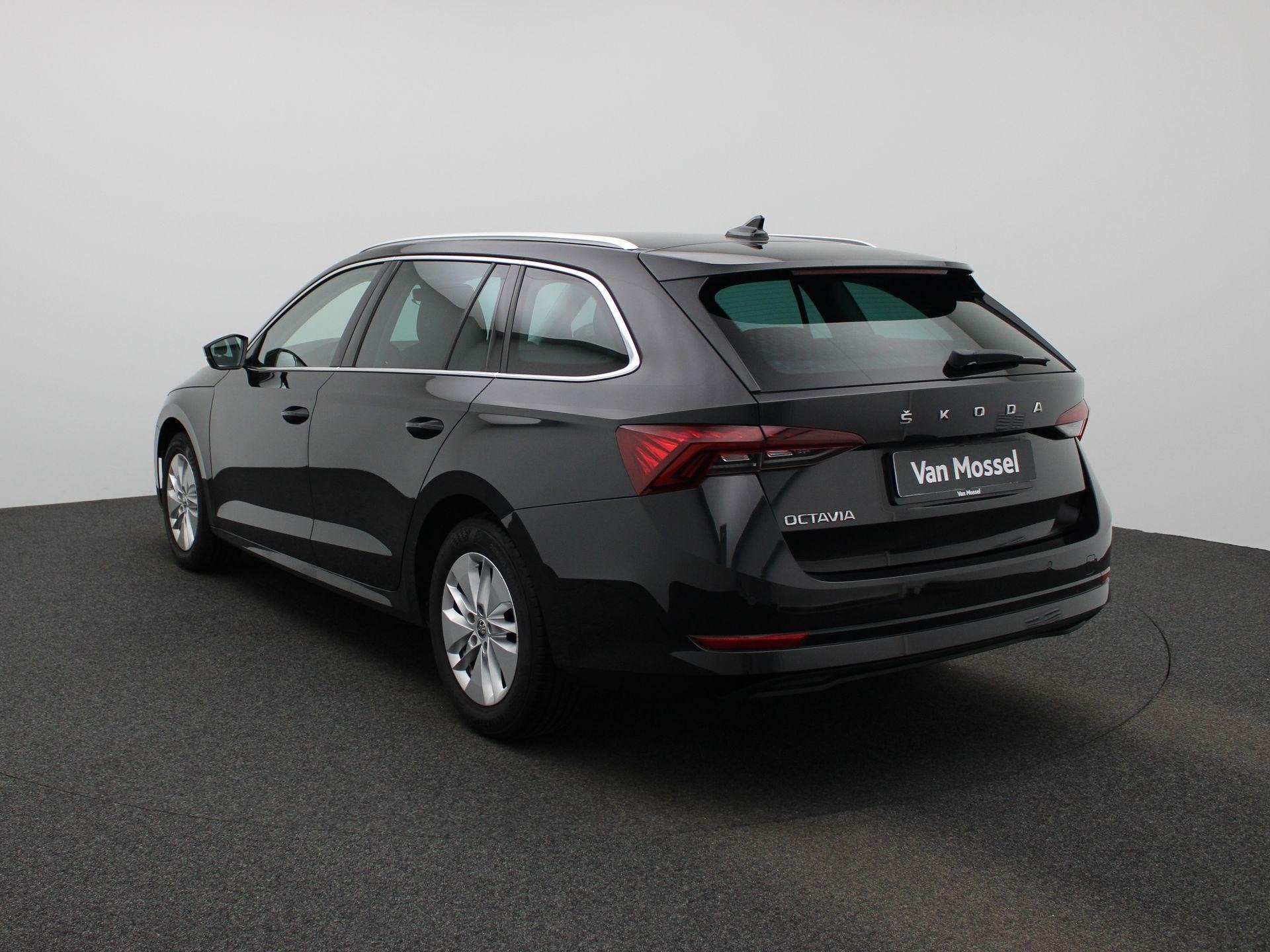 Skoda Octavia Combi 1.0 TSI 81kW Clever CAMERA | CARPLAY | Z, Auto's, Voorwielaandrijving, Stof, Gebruikt, Zwart