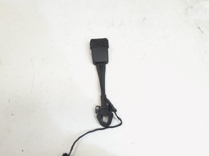Insertion ceinture de sécurité avant gauche d'un Audi A4, -, 3 mois de garantie, Audi, Utilisé