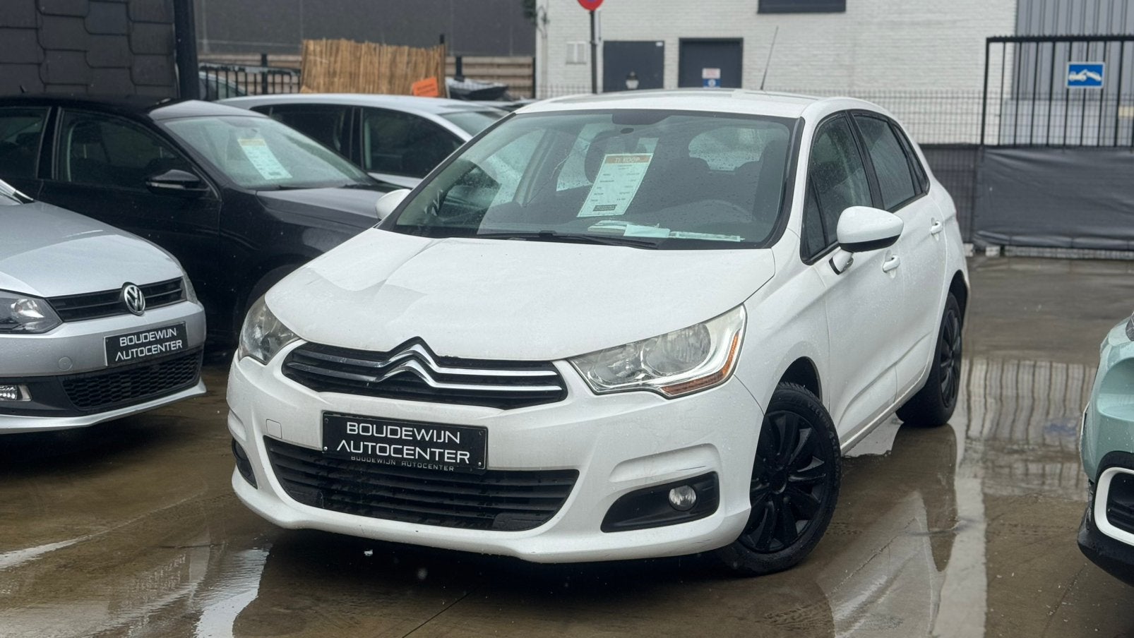 Citroën C4 1.4Benzine 2012 151.xxxkm/Airco,Cruisecontol, Auto's, Citroën, Voorwielaandrijving, Stof, Zwart, Wit