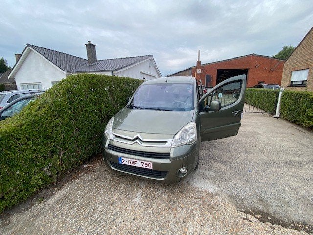 BERLINGO  MULTISPACE, Voorwielaandrijving, Monovolume, 4 cilinders, Leder en Stof