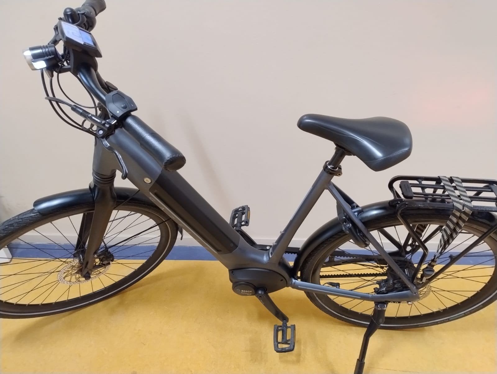 Gazelle Ultimate C8 2023 - 500 Watt - In Zeer Goede Staat, Fietsen en Brommers, Ophalen, Zo goed als nieuw, 51 tot 55 cm, 50 km per accu of meer
