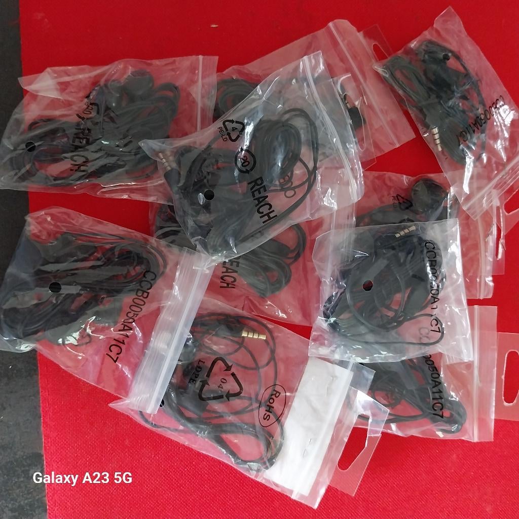 Lot de 10 kit pieton( écouteur+micro)- NEUFS et Emballés, Neuf, Microphone, Autres marques, Enlèvement