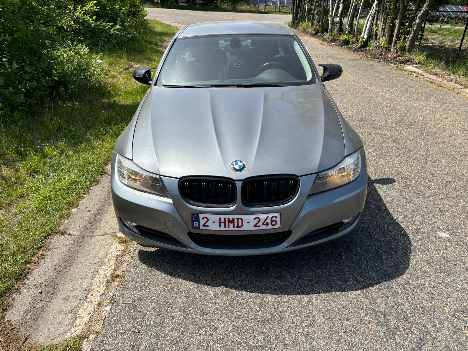 Bmw E90 essence 104000km, Autos, BMW, Cuir, Argent ou Gris, Achat, 4 portes